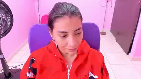 Snapshot of milky__boobs69 chatting on 12-31-24, 12:46 vale online show from 12-31-24, 12:46