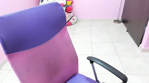 Snapshot of milky__boobs69 chatting on 01-19-25, 12:28 vale online show from 01-19-25, 12:28