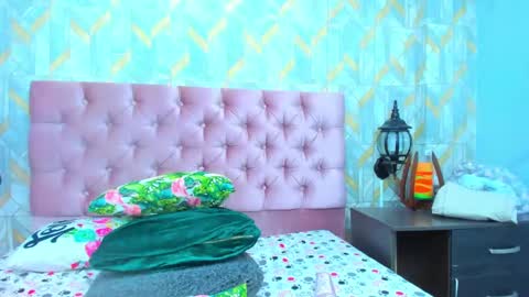 Snapshot of milky_way_18 chatting on 01-18-25, 05:15 milky_way_18 online show from 01-18-25, 05:15