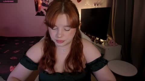 Snapshot of milky_wayx chatting on 12-28-24, 08:37 Lisa online show from 12-28-24, 08:37