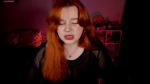 Snapshot of milky_wayx chatting on 10-07-25, 02:36 Lisa online show from 10-07-25, 02:36