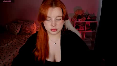 Snapshot of milky_wayx chatting on 10-08-25, 11:19 Lisa online show from 10-08-25, 11:19