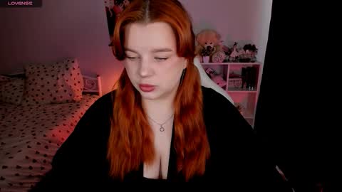 Snapshot of milky_wayx chatting on 10-21-25, 05:30 Lisa online show from 10-21-25, 05:30