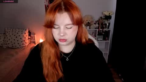 Snapshot of milky_wayx chatting on 11-19-25, 06:02 Lisa online show from 11-19-25, 06:02