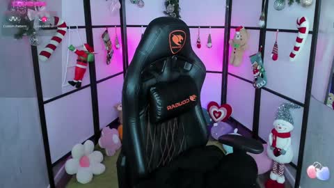 Snapshot of milkycute chatting on 01-09-25, 12:46 milky cute online show from 01-09-25, 12:46