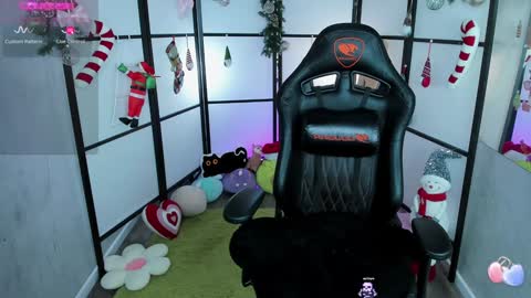 Snapshot of milkycute chatting on 01-10-25, 12:49 milky cute online show from 01-10-25, 12:49