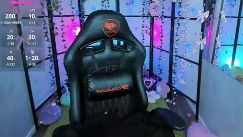 Snapshot of milkycute chatting on 02-10-25, 01:24 milky cute online show from 02-10-25, 01:24