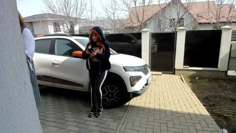 Snapshot of milkykandy chatting on 03-11-25, 09:13 Livia online show from 03-11-25, 09:13