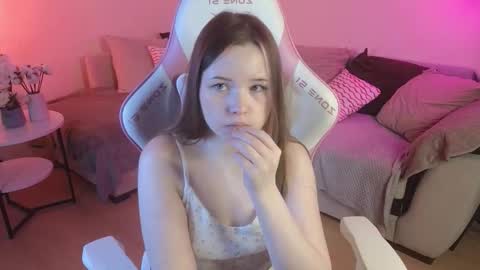 Snapshot of milkyshowproject chatting on 11-20-25, 04:40 Ula online show from 11-20-25, 04:40