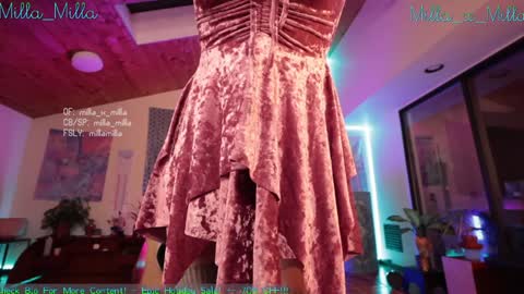 milla_milla online show from 01-04-25, 06:41