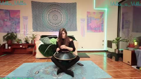 milla_milla online show from 01-16-25, 08:14