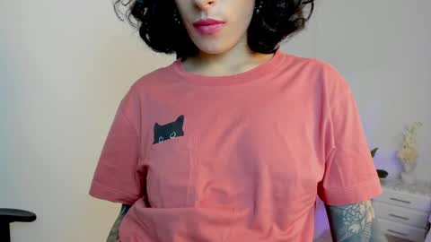 Snapshot of milla_pixxie chatting on 12-04-24, 10:13 Milagros online show from 12-04-24, 10:13