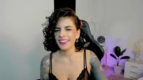 Snapshot of milla_pixxie chatting on 12-06-24, 06:04 Milagros online show from 12-06-24, 06:04