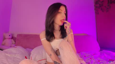 Milla online show from 04-22-26, 12:02