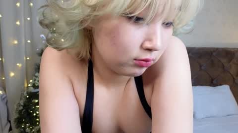 Snapshot of milla_waves chatting on 01-10-25, 08:59 Milla or just Mi online show from 01-10-25, 08:59