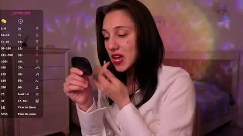 Snapshot of millaa_veyy chatting on 06-17-26, 07:04 Milana online show from 06-17-26, 07:04