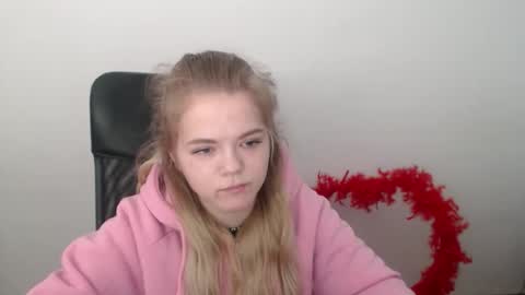 Snapshot of millaloveli chatting on 02-19-26, 08:10 millaloveli online show from 02-19-26, 08:10