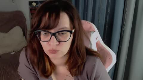 Snapshot of millapoolys chatting on 04-19-26, 10:01 Milla online show from 04-19-26, 10:01