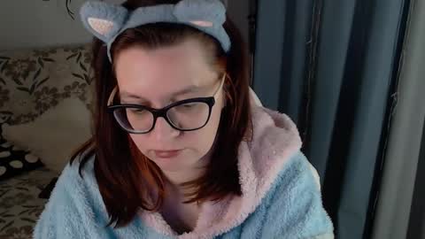 Snapshot of millapoolys chatting on 04-21-26, 01:17 Milla online show from 04-21-26, 01:17