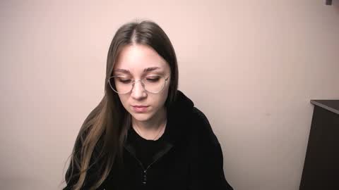 Snapshot of millasamsd chatting on 11-21-25, 10:03 Milla online show from 11-21-25, 10:03