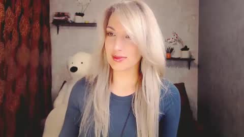 Snapshot of millaxqueen chatting on 02-03-25, 12:57 MillaXQueen online show from 02-03-25, 12:57