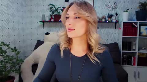 MillaXQueen online show from 01-18-26, 03:27