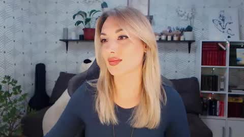 MillaXQueen online show from 05-27-26, 01:19