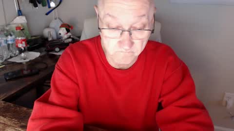 Snapshot of millenium0129 chatting on 12-20-24, 01:36 millenium0129 online show from 12-20-24, 01:36