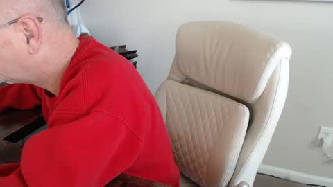 Snapshot of millenium0129 chatting on 01-30-25, 05:17 millenium0129 online show from 01-30-25, 05:17