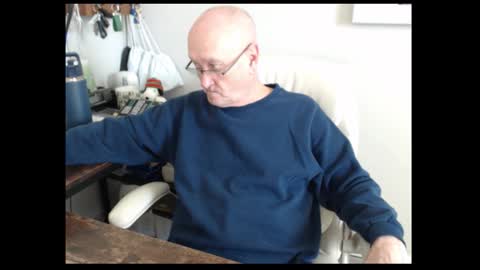 Snapshot of millenium0129 chatting on 10-22-25, 04:07 millenium0129 online show from 10-22-25, 04:07