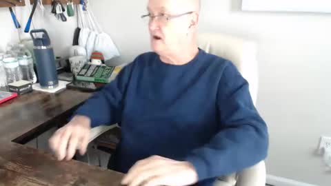 Snapshot of millenium0129 chatting on 10-29-25, 05:25 millenium0129 online show from 10-29-25, 05:25