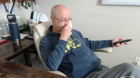 Snapshot of millenium0129 chatting on 10-30-25, 03:35 millenium0129 online show from 10-30-25, 03:35