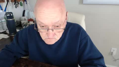 Snapshot of millenium0129 chatting on 11-18-25, 04:33 millenium0129 online show from 11-18-25, 04:33