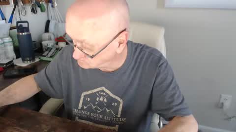 Snapshot of millenium0129 chatting on 11-19-25, 07:03 millenium0129 online show from 11-19-25, 07:03