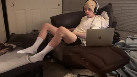 Snapshot of millerjdm chatting on 12-27-24, 02:36 SlimnHungOH online show from 12-27-24, 02:36