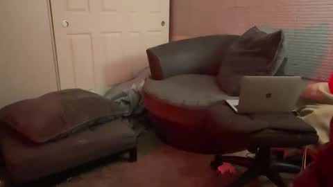 Snapshot of millerjdm chatting on 01-21-25, 11:55 SlimnHungOH online show from 01-21-25, 11:55