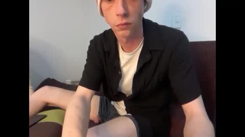 Snapshot of millerjdm chatting on 10-03-25, 10:29 SlimnHungOH online show from 10-03-25, 10:29