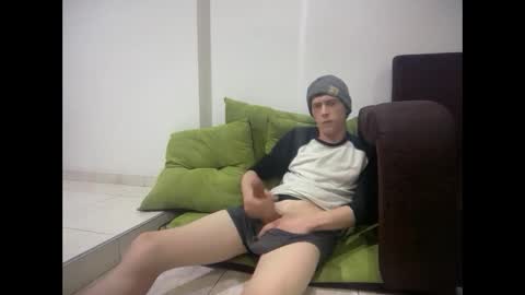 Snapshot of millerjdm chatting on 11-04-25, 01:05 SlimnHungOH online show from 11-04-25, 01:05