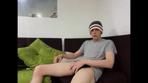 Snapshot of millerjdm chatting on 11-16-25, 10:59 SlimnHungOH online show from 11-16-25, 10:59