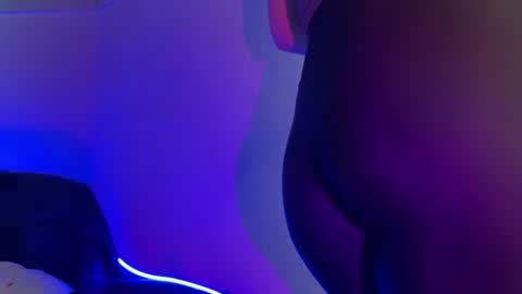 Millie online show from 09-11-25, 02:28