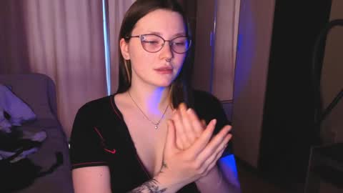 Snapshot of milliedoll chatting on 04-18-26, 11:47 Millie online show from 04-18-26, 11:47