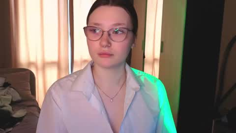 Snapshot of milliedoll chatting on 04-19-26, 06:46 Millie online show from 04-19-26, 06:46