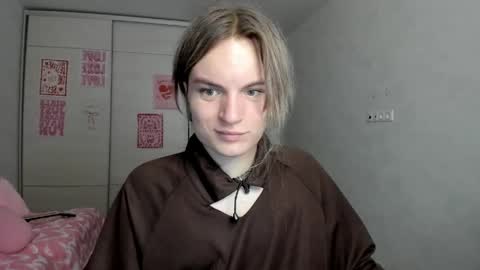 Snapshot of millikira006 chatting on 05-10-26, 07:24 mili-kira online show from 05-10-26, 07:24