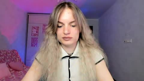 Snapshot of millikira006 chatting on 05-17-26, 12:23 mili-kira online show from 05-17-26, 12:23
