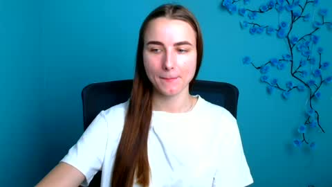 Snapshot of milly_liss chatting on 06-23-26, 06:00 Milly online show from 06-23-26, 06:00