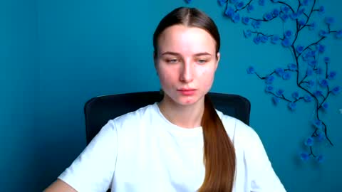 Snapshot of milly_liss chatting on 06-24-26, 05:39 Milly online show from 06-24-26, 05:39