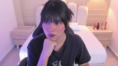 millyevans1 online show from 04-22-26, 03:42