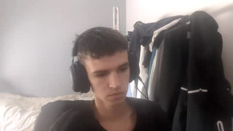 Snapshot of miloray_ chatting on 06-21-26, 10:18 Denis online show from 06-21-26, 10:18