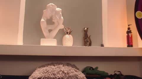 Snapshot of milu_w4llace chatting on 11-10-25, 11:04 Milu Wallace online show from 11-10-25, 11:04