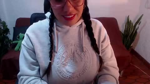Milu Wallace  online show from 03-05-26, 01:56